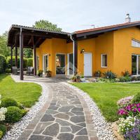 VILLA SINGOLA A CASTEL GOFFREDO