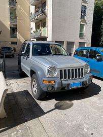 Inarrestabile Jeep Cherokee