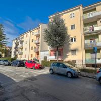 Via Scarano - 92 mq con cantina - zona XXIV Maggio