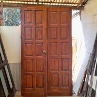 Portone in legno massello