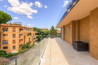 Appartamento di 479 m² con più di 5 locali e box a
