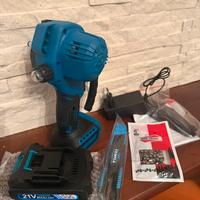 Motosega a batteria per potatura ad olio