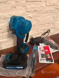 Motosega a batteria per potatura ad olio