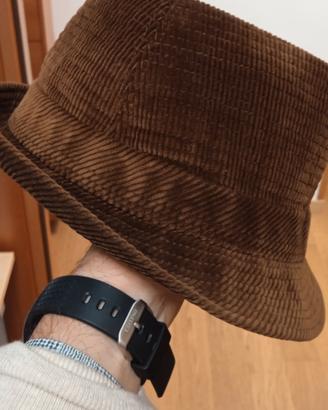 cappello stile inglese anni 60 a falda larga