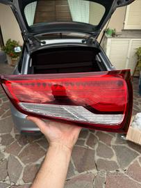 Faro led posteriore dx audi a1