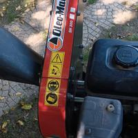 trita rami - cippatore marca "Oleo-mac sh 300"