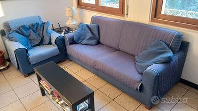 DIVANO 3 POSTI E POLTRONA