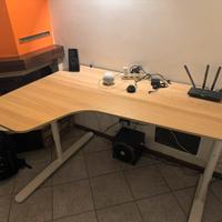 Scrivania IKEA BEKANT