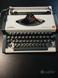 macchina da scrivere Olympia traveller de luxe s