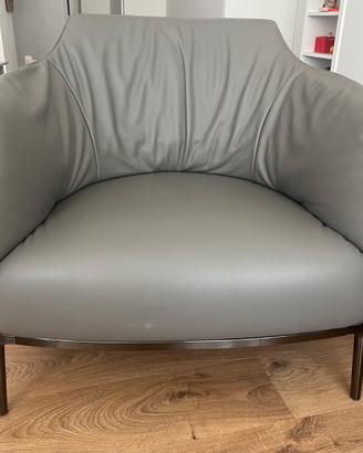Poltrona Archibald Frau – Originale pelle grigia
