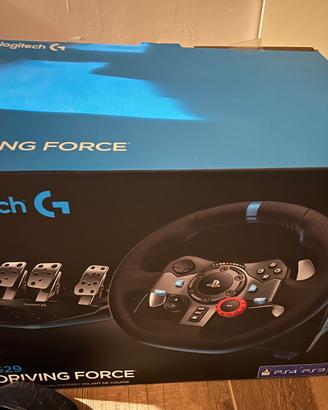 PlayStation 4 e volante logitech