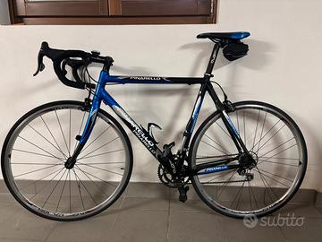 Bicicletta pinarello con forcelle in carbonio