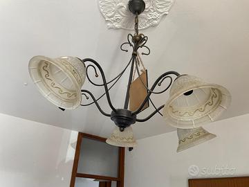 Lampadario Classico in Ferro Battuto