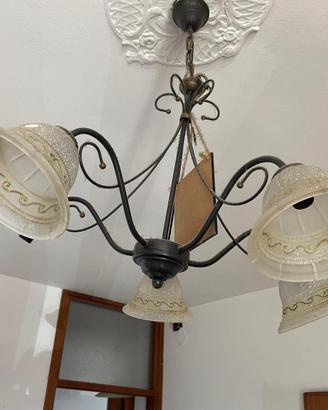 Lampadario Classico in Ferro Battuto