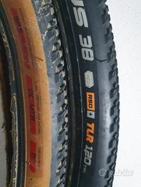 Gomme Gravel 700 x 38 tubeless ready