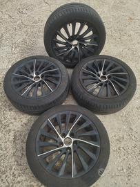 Cerchi in lega 17" pollici