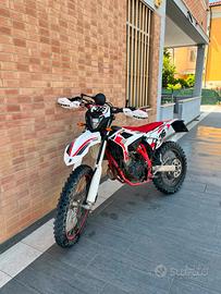 beta 125