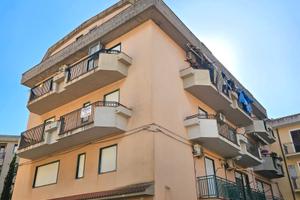 Appartamento spazioso con mansarda e box - Delia