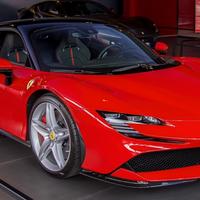 DISPONIAMO DI RICAMBI AUTO FERRARI SF90 MATERIALE 