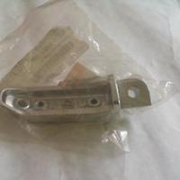 PIASTRA SUPPORTO PEDANA DX SUZUKI 43511-44G00-000