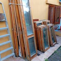 porte, finestre,portone d'ingresso.