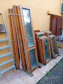 porte, finestre,portone d'ingresso.