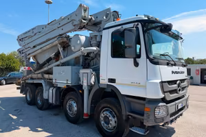 MERCEDES BENZ Actros 4144 B - betonpompa Putzmeist