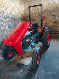 Trattore ferguson FE 35