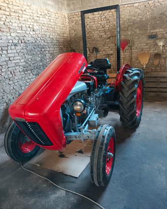 Trattore ferguson FE 35