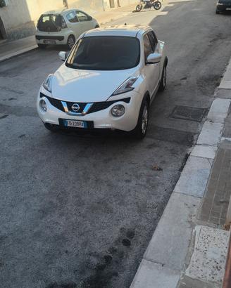 Si vende Juke  con retrocamera per 