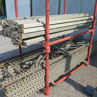 Scaffalatura a incastro