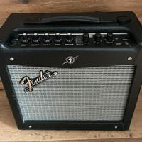 Amplificatore FENDER MUSTANG I V.2 con foot switch