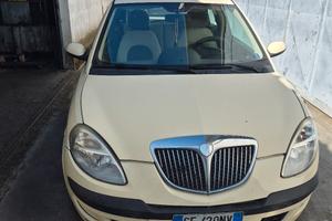 LANCIA Y MODELLO ELEFANTINO 