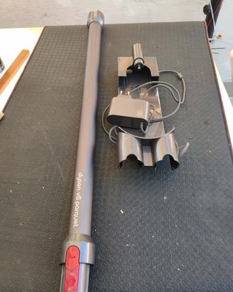 DYSON TUBO E SUPPORTO PARETE CON CARICA BATTERIE 
