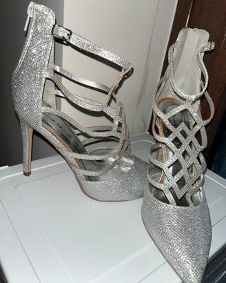 Scarpa elegante con tacco