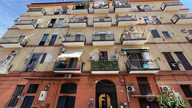 2 LOCALI A NAPOLI