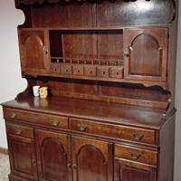 Credenza in stile "vecchia America"