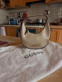 Borsa Guess mezzaluna