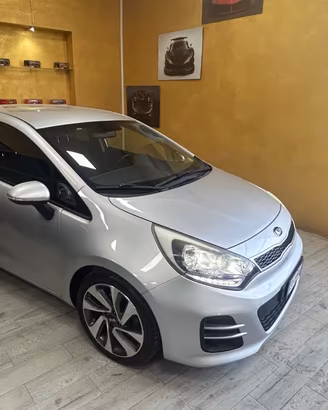 KIA RIO 1.4 Crdi 90 cv “FULL LED/NAVI/RETRO”-2015