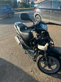 Honda SH 125 incidentato