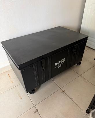 Baule in ferro stile vintage