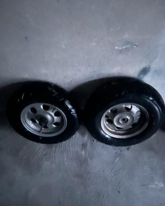 Gomme e cerchi per booster
