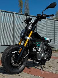 Regalati questo BMW CE02