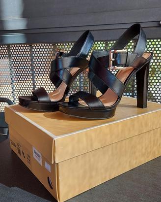 Sandalo vera pelle nero  marca MICHAEL KORS