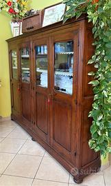 Antica vetrina da farmacia