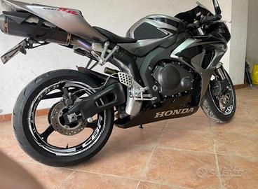 Honda cbr 1000rr