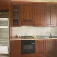 Cucina completa di frigo e forno