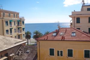 30 mt dal mare in centro, 8 posti letto