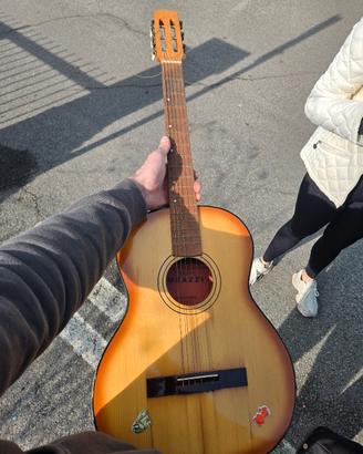 chitarra modello guadagnini