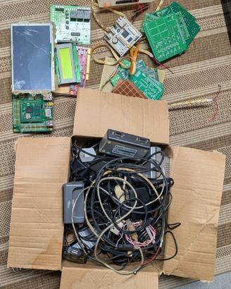 Lotto Componenti Elettronici per Ricambi o test